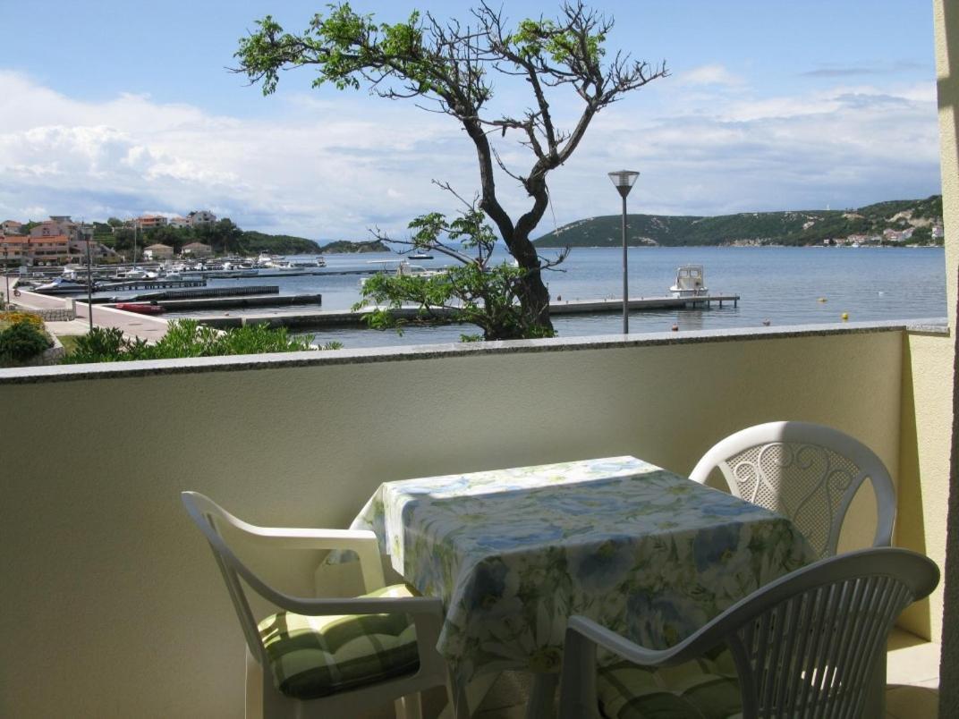 Apartments By The Sea Supetarska Draga - Donja, Rab - 11769 Kültér fotó