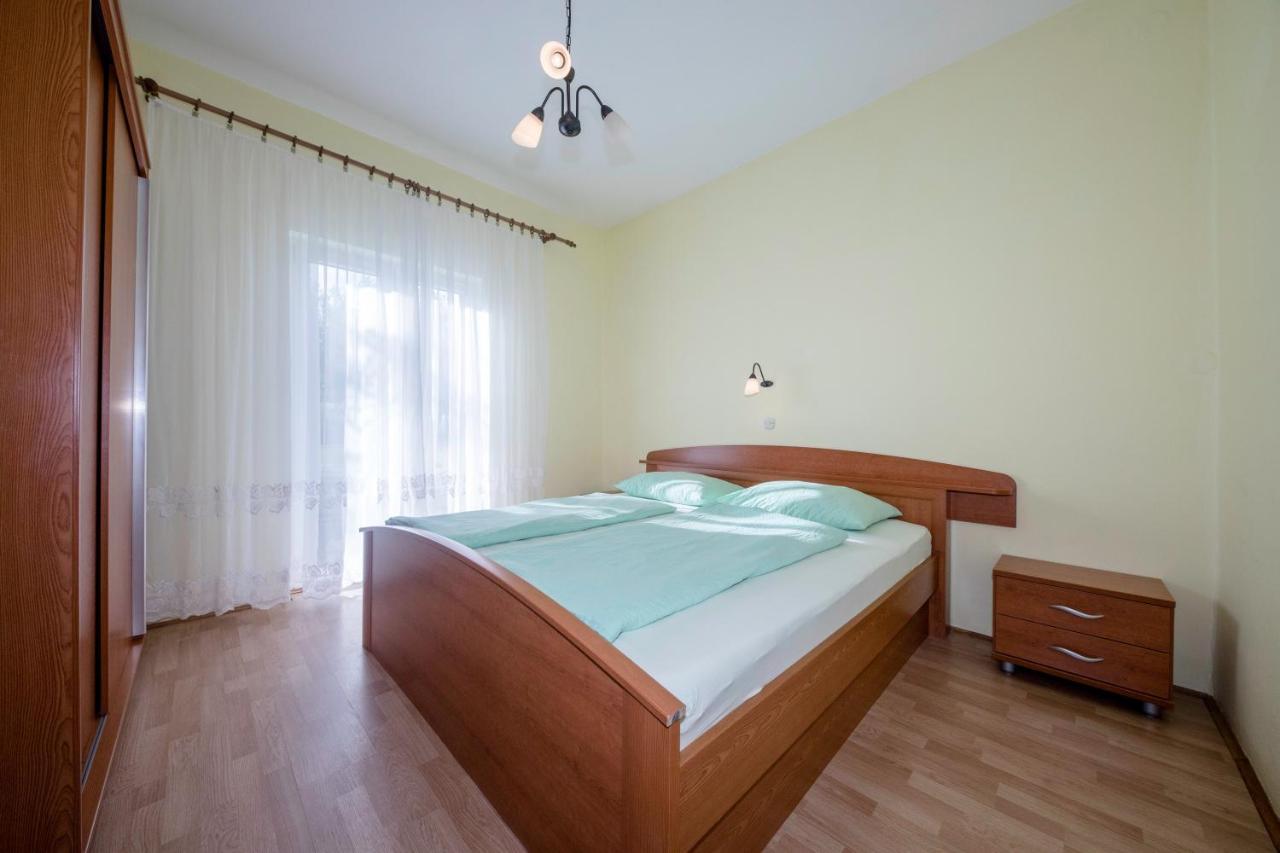 Apartments By The Sea Supetarska Draga - Donja, Rab - 11769 Kültér fotó